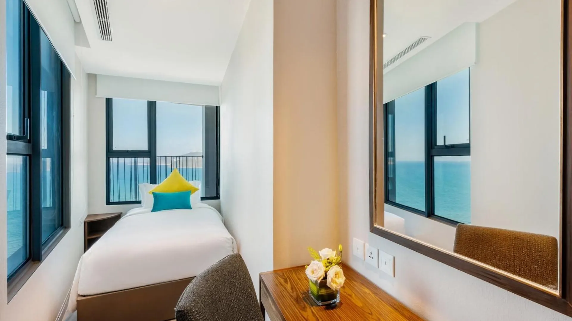 Panorama Oceanfront Suite Nha Trang Appartement